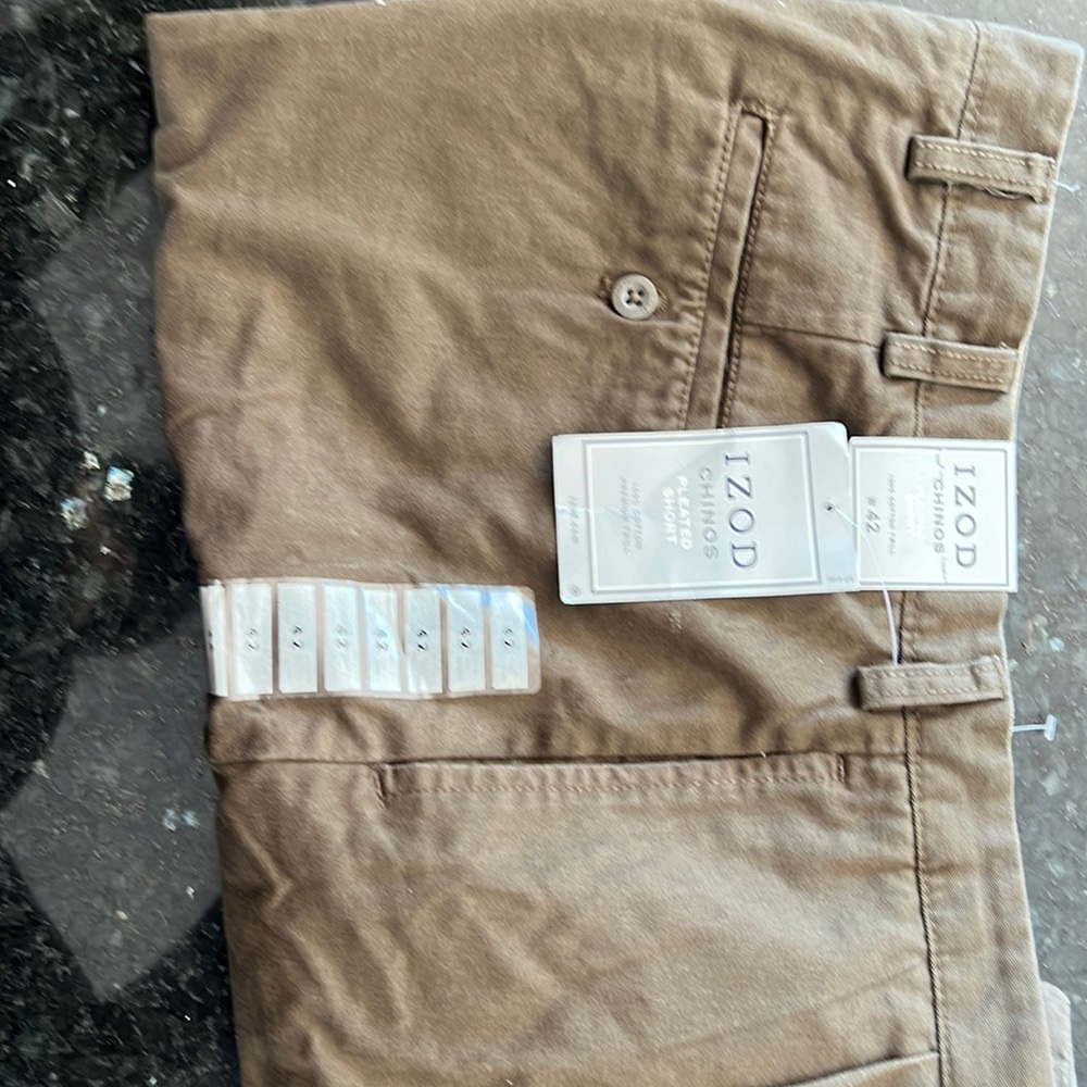 Men’s double pleated shorts